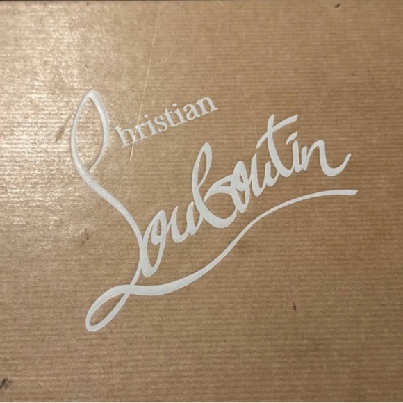 Christian Louboutin Lavender Heels with Iconic Red Soles - Picture 2 of 3